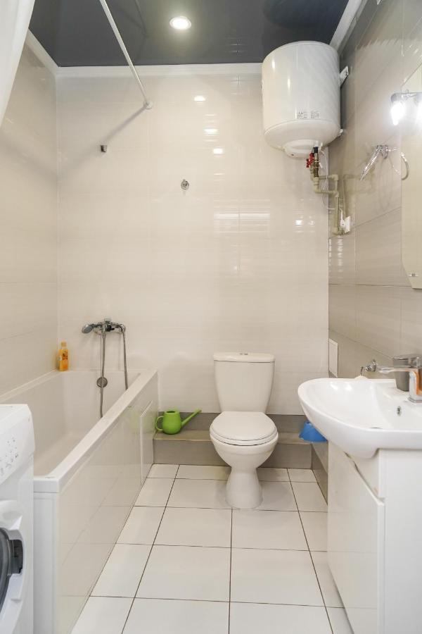 Cozy Apartment In A New Building Close To The Downtown Kyiv Exterior photo